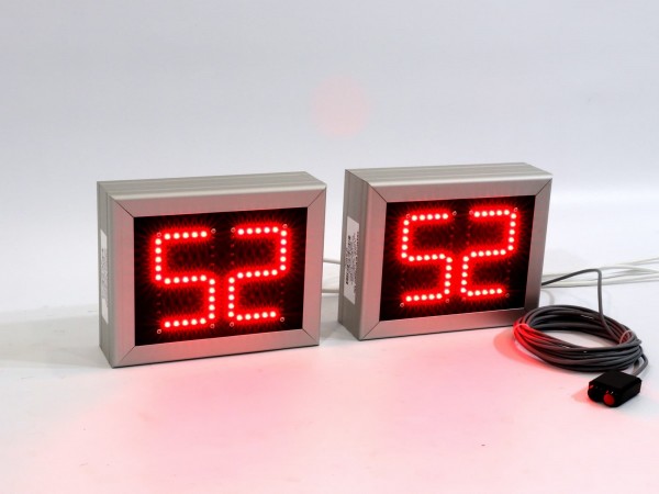 Sistem 2 numaratoare cu LED 242mm x 191mm, digit 60 x 100, sincronizate prin fir