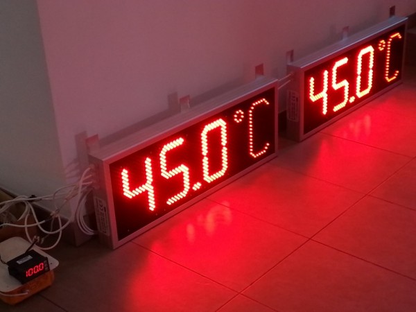 Sistem afisaje electronice sicronizate, afisare temperatura XX,X °C, digit 120x225